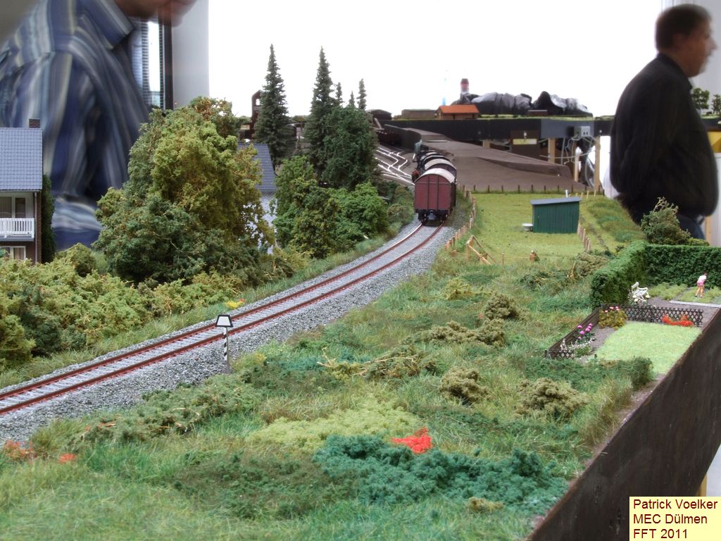 fft2011zugleit02.JPG