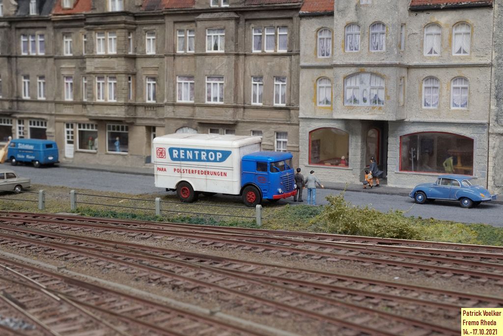 21rheda084.jpg